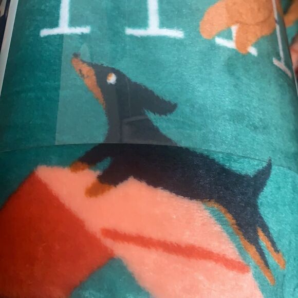 Soft Oversized Plush Dog Throw Blanket 5 ft x 6 ft New Gift - Picture 2 of 3